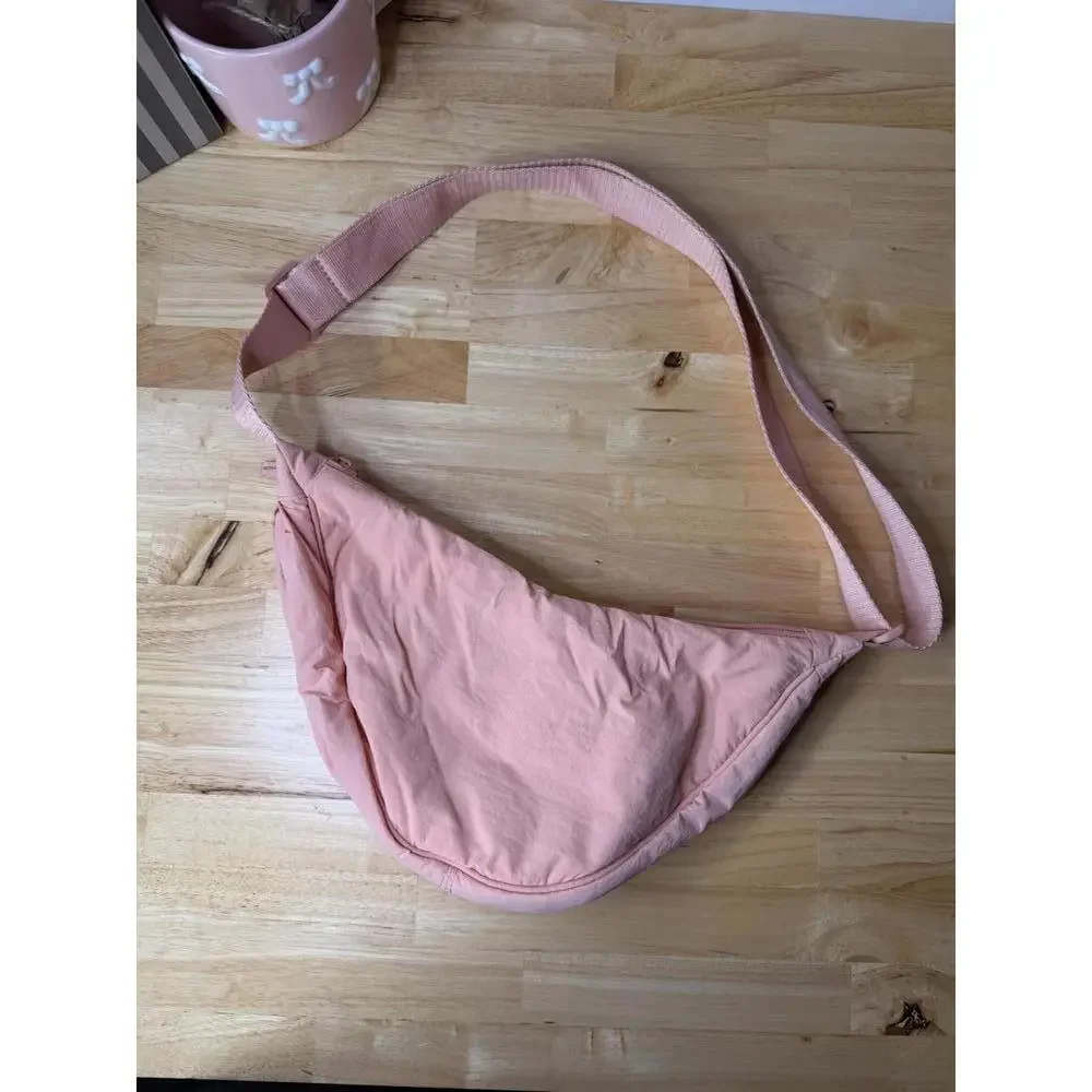 UNIQLO Round Shoulder Bag – Pink | New | Viral Crescent Crossbody - Picture 1 of 4